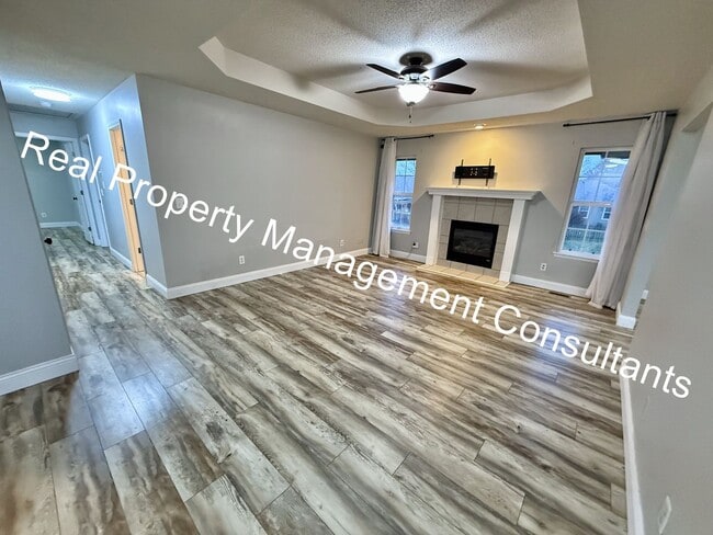 Building Photo - 4 Bedroom with Flexible Living & Modern Charm