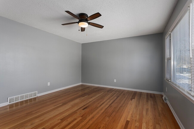 Foto del edificio - 703 SW 7 St