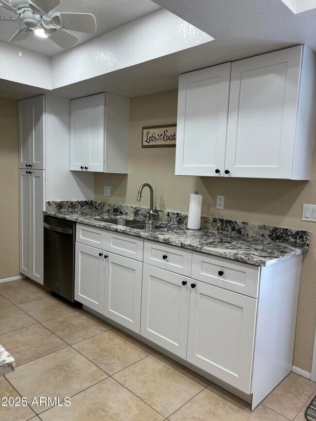 Foto del edificio - 12212 N Paradise Vlg Pkwy S