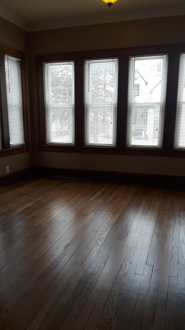 Sunroom - 414 S Highland Ave