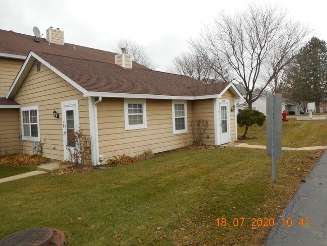 Building Photo - 458 N Lake Shore Dr