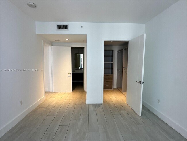 Foto del edificio - 1010 SW 2nd Ave