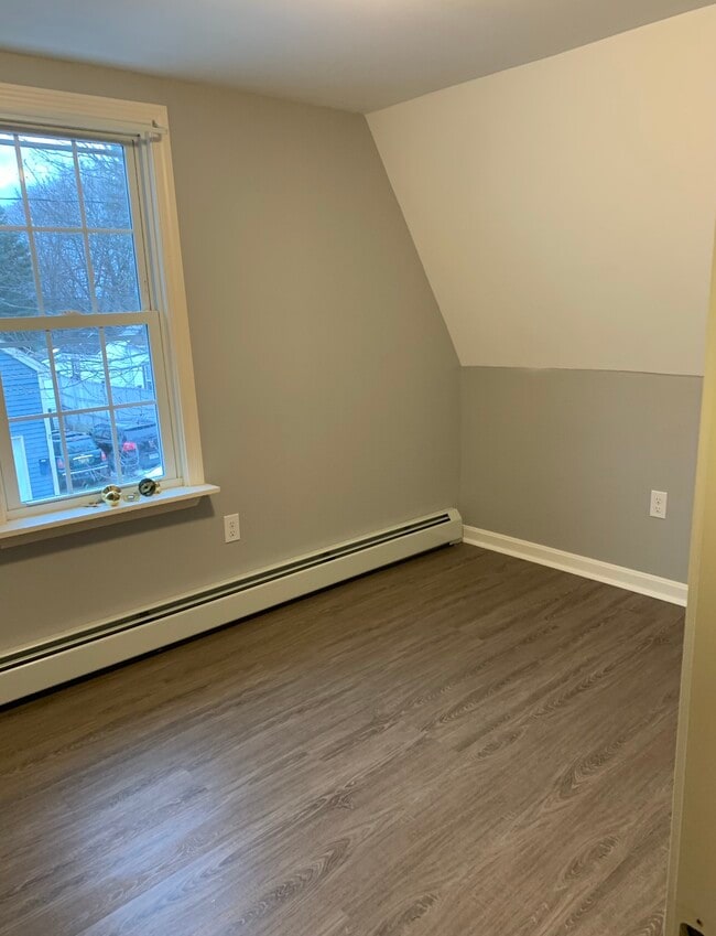 Building Photo - 105 Mill Ln