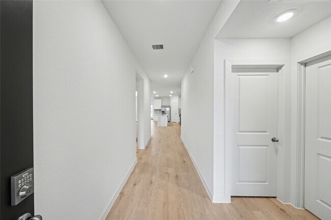 Foto del edificio - 3930 Langridge Dr