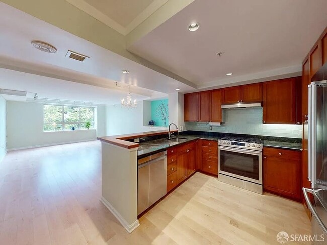 Building Photo - 400 Beale St