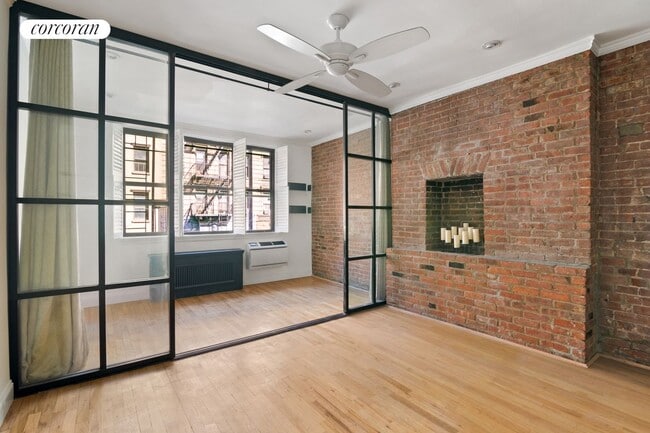 Building Photo - 250 W 15th St