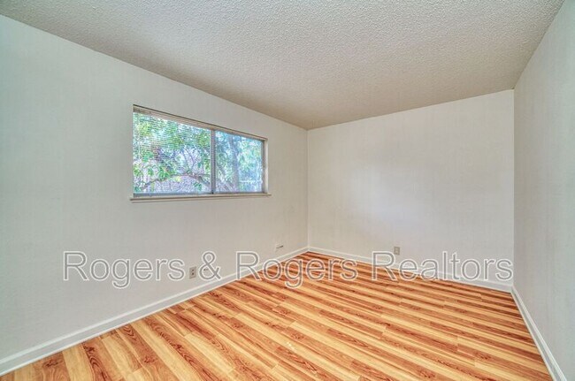 Foto del edificio - 4690 Williams Rd