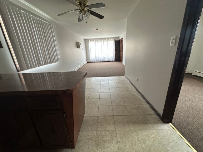 Foto del edificio - 6155 S Archer Ave