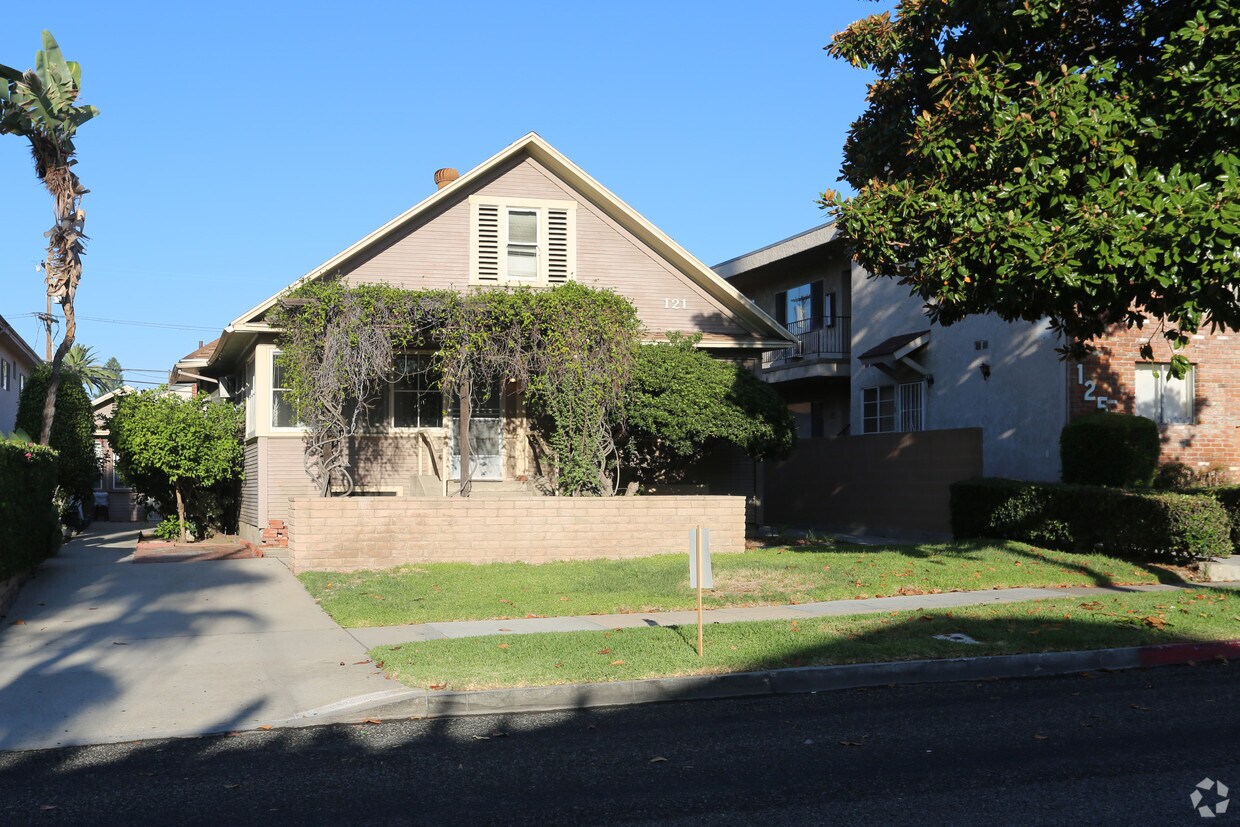 Primary Photo - 121 N Belmont St