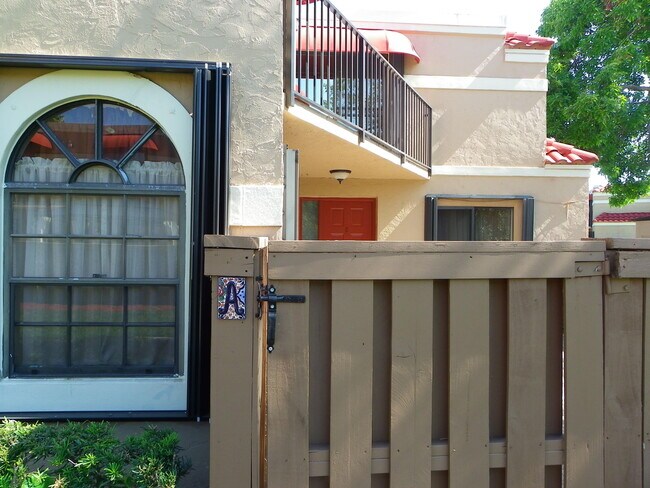 Foto del edificio - 8116 Severn Dr