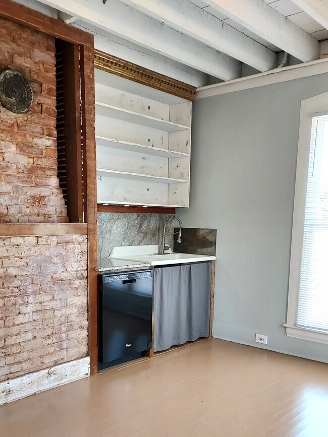 Foto del edificio - 134 Marble Mill Rd NW