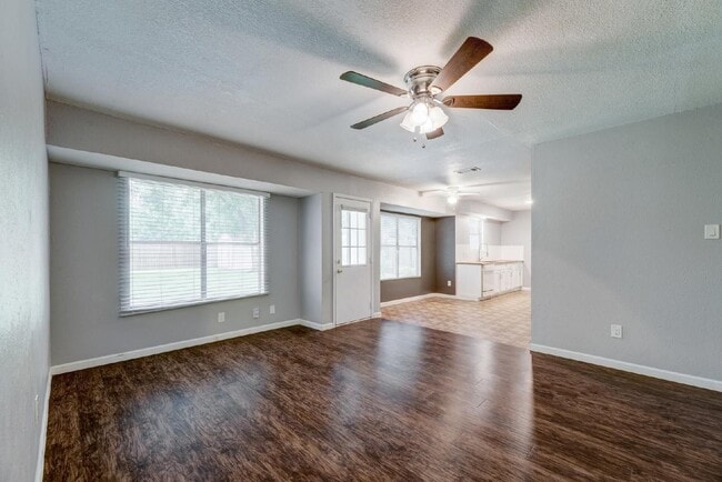Building Photo - 5010 Joshua Ct