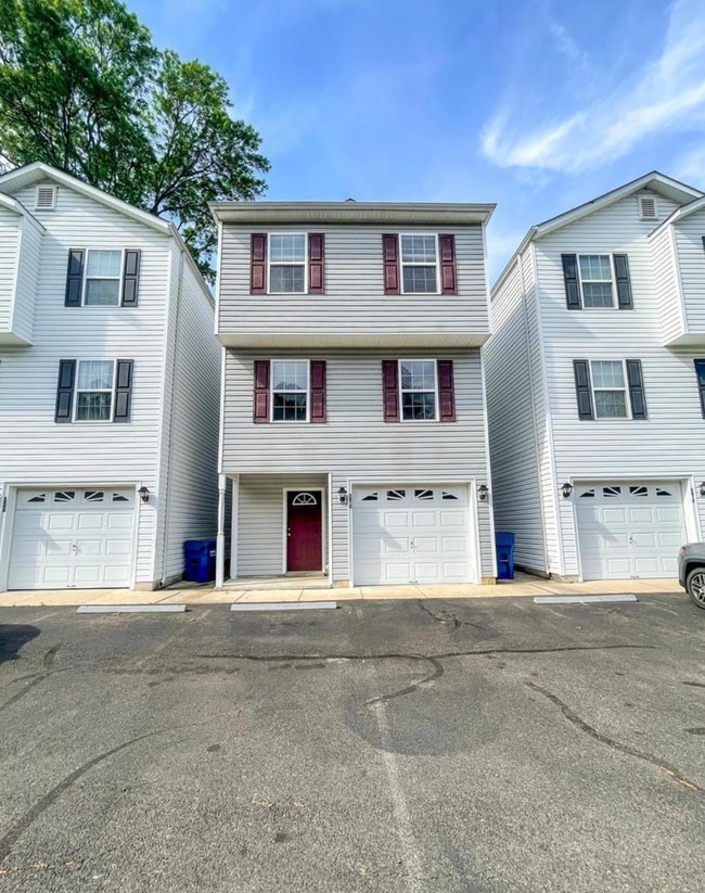 Building Photo - 3810 5th St