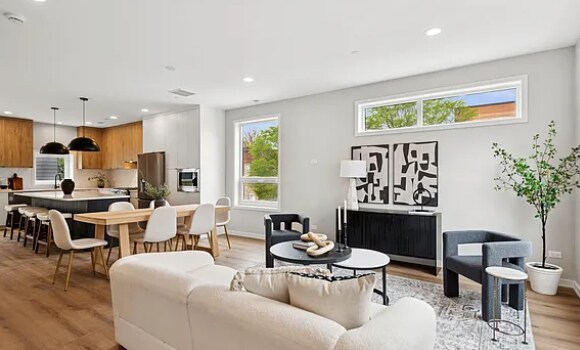 Foto del edificio - Beautiful New Construction Luxury Townhomes in Forest Park! 3 Bed 2.5 Bath w/ attached 2 Car Garage!