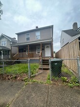 Building Photo - 121-123-123 Hayden Ave