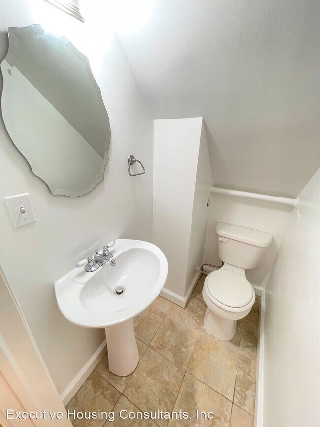Building Photo - 2 br, 1.5 bath House - 2805 Olive Street, NW