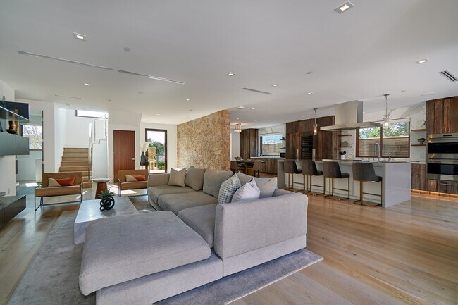 Building Photo - 7829 Electra Dr