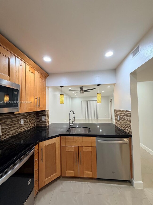 Building Photo - 20730 NE 8th Ct