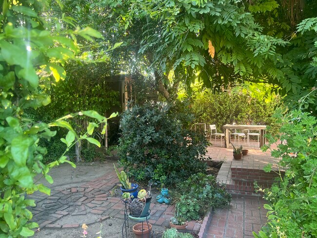 Foto del edificio - 2431 20th St