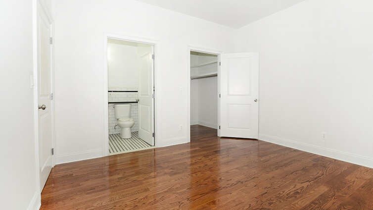 Primary Photo - 152 E 39th St