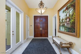 Building Photo - 8535 Bellagio Dr