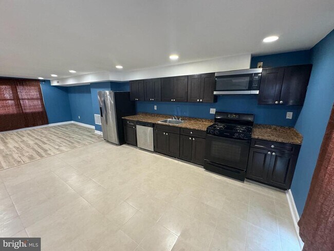 Foto del edificio - 8027 Eastdale Rd