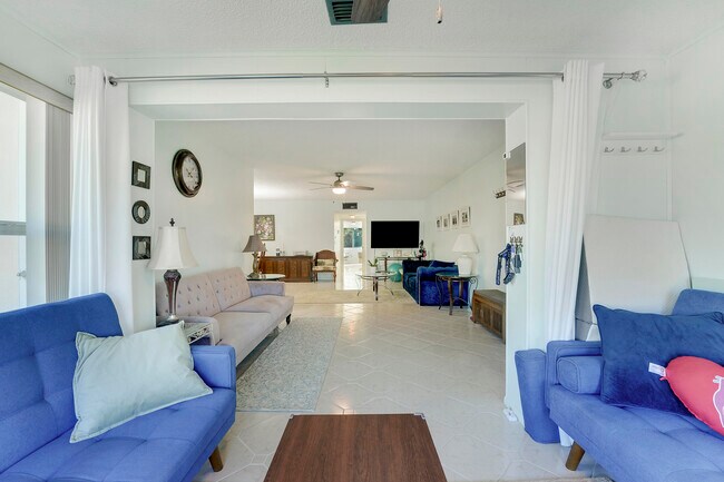 Foto del edificio - 4515 NW 3rd Ct