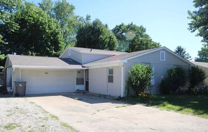 Primary Photo - 3 bedroom in INDIANAPOLIS OK 46227