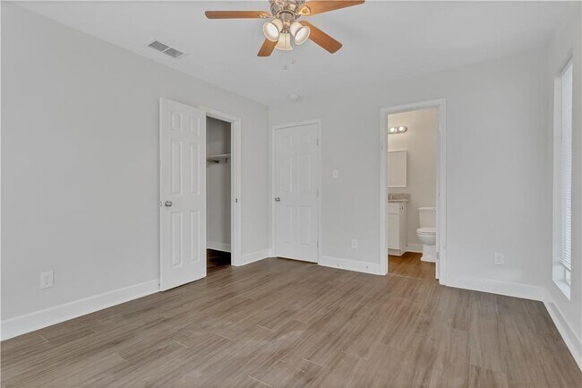 Building Photo - 5810 Cherry Park