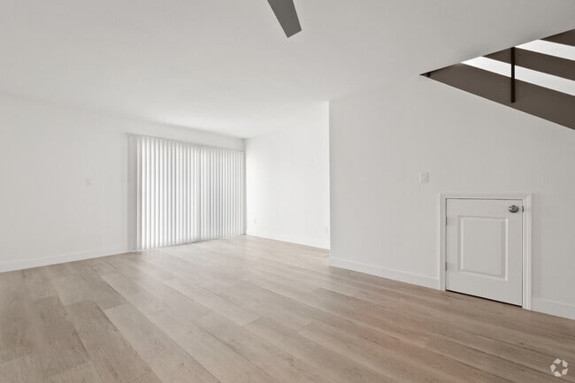Building Photo - Fernwood Terrace