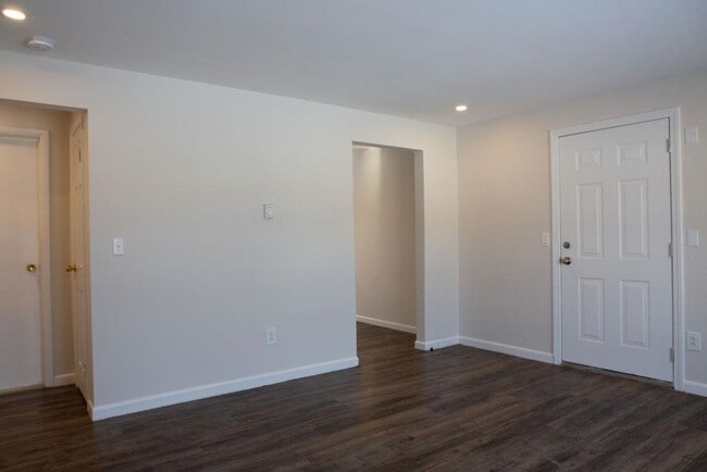 Building Photo - 180 N Main St