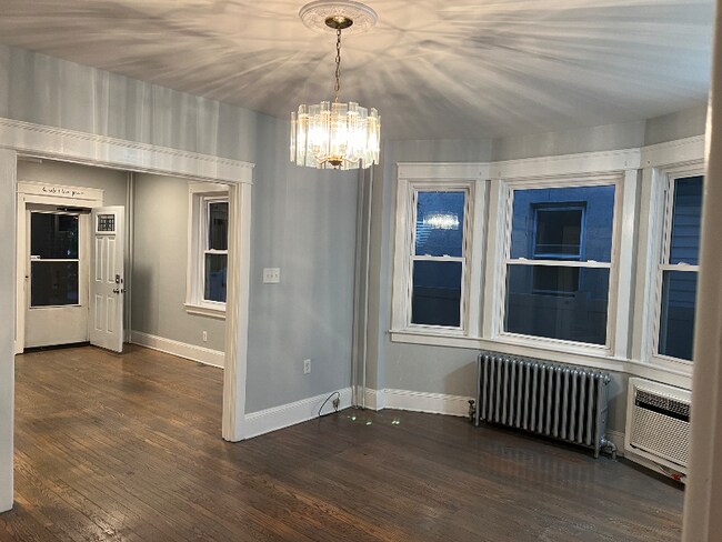 Foto del edificio - 1348 Easton Ave