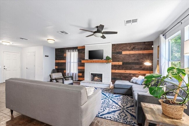 Building Photo - 7417 Elk Pass Dr