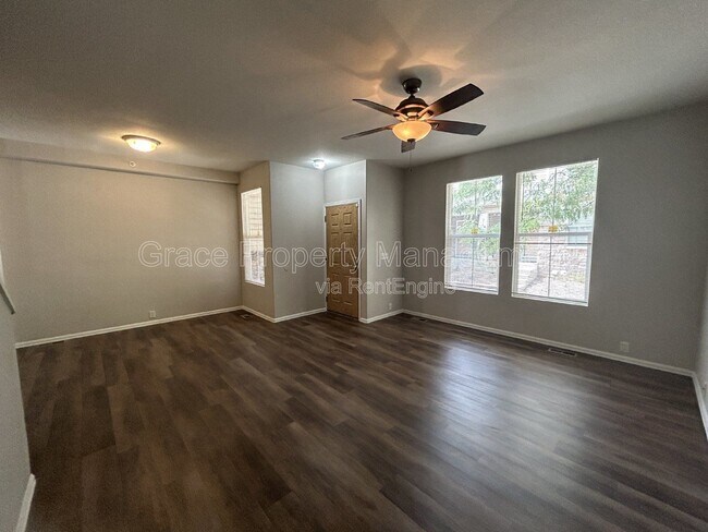 Foto del edificio - 9758 Laredo St.