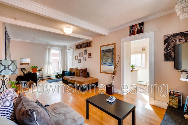 Foto del edificio - 1035 N Marion St