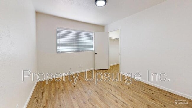 Foto del edificio - 2061 Rosamond Ave