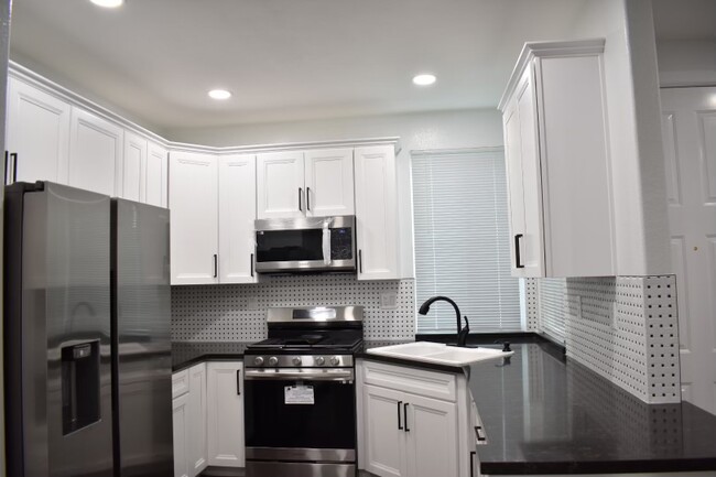 Building Photo - 11436 Via Rancho San Diego