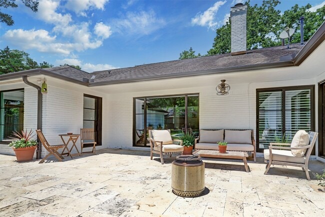 Building Photo - 12419 Mossycup Dr