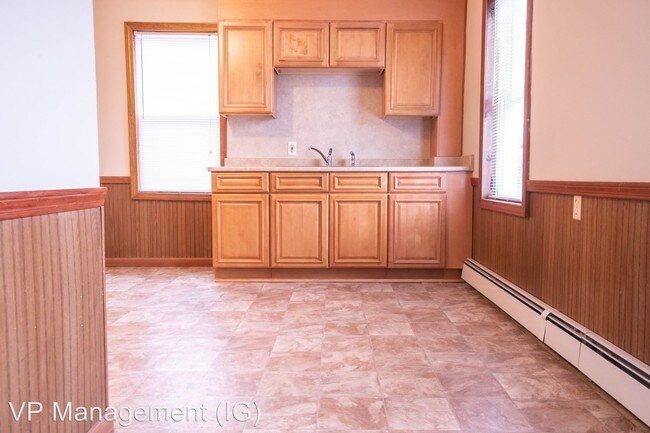 Foto del edificio - 1 br, 1 bath Apartment - 77-79 Parker St.