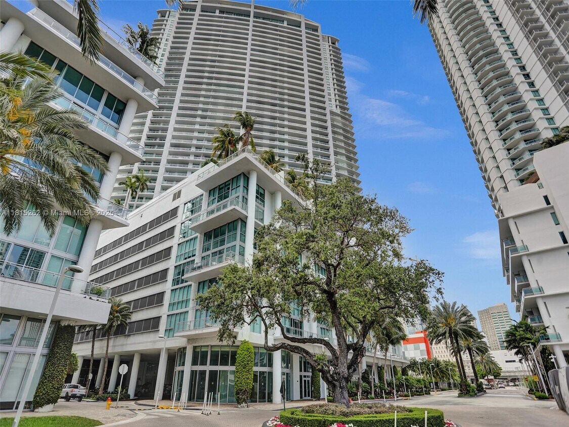 Foto principal - 90 SW 3rd St