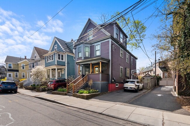 Foto del edificio - 14 Hubbard Ave