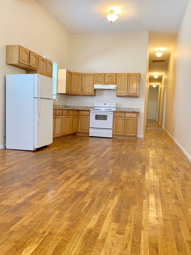 Building Photo - 2539 Gravier St