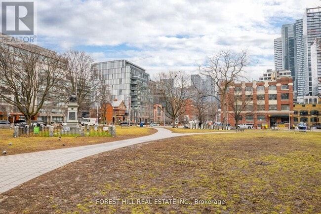 Photo du bâtiment - 508 Wellington St W