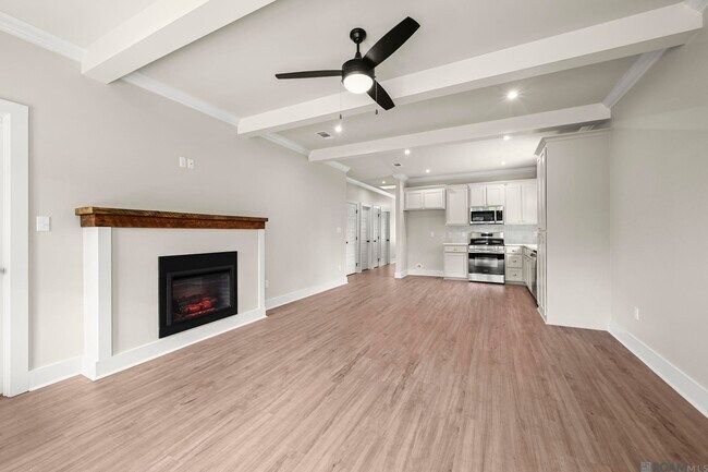Foto del edificio - 8007 Arnold Rd