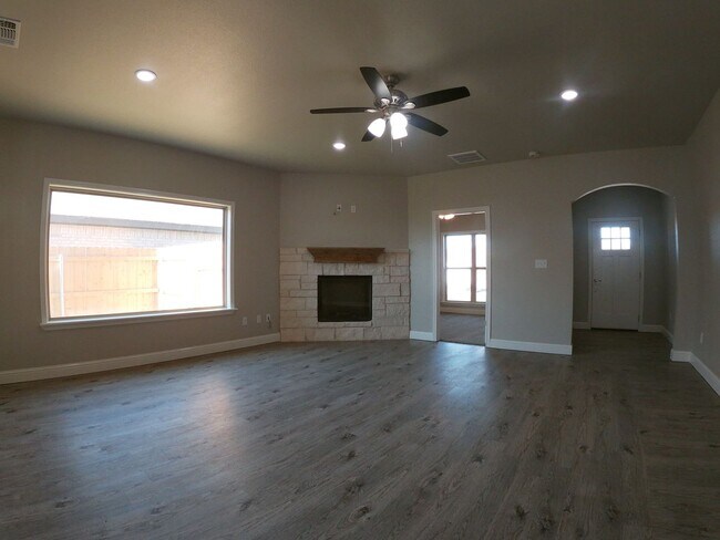 Foto del edificio - LIKE-NEW HOME In Cooper School District
