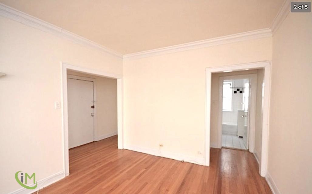 Primary Photo - 526 W SURF St