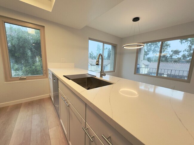 Building Photo - FULLY REMODELED: Spacious 3 bedroom condo in San Marcos With AC