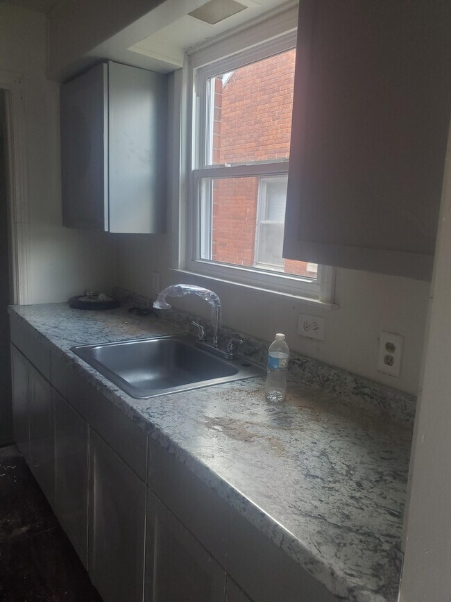 Foto del edificio - 15024 Fairmount Dr
