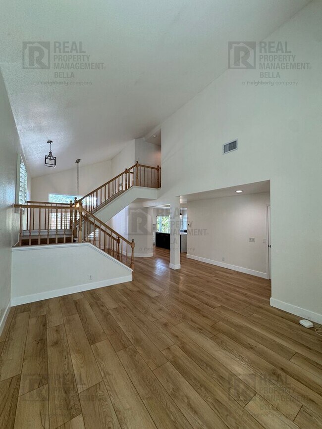 Foto del edificio - Resort-Style Living in Temecula – Pool Home with Designer Upgrades & 3-Car Garage