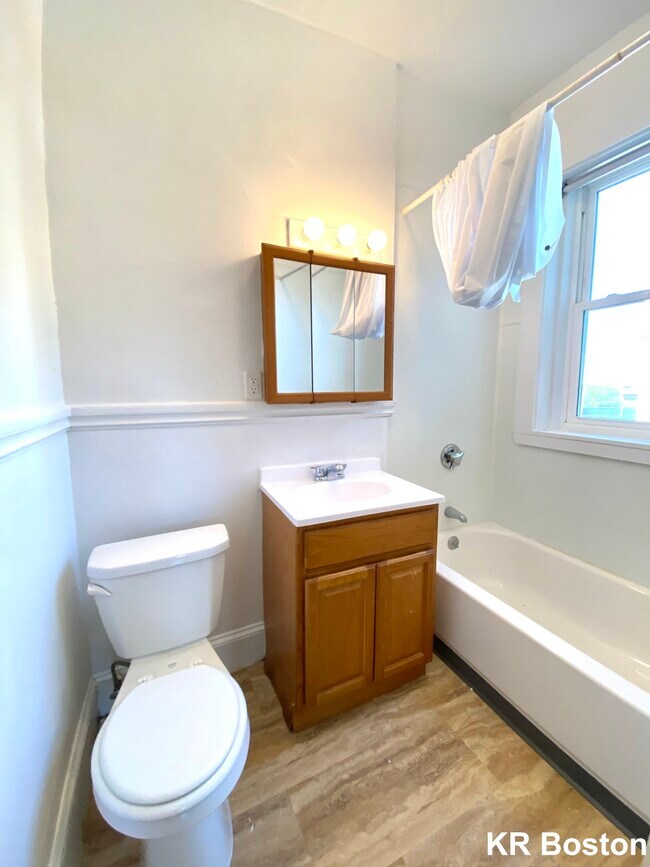 Foto del edificio - 1213 Commonwealth Ave